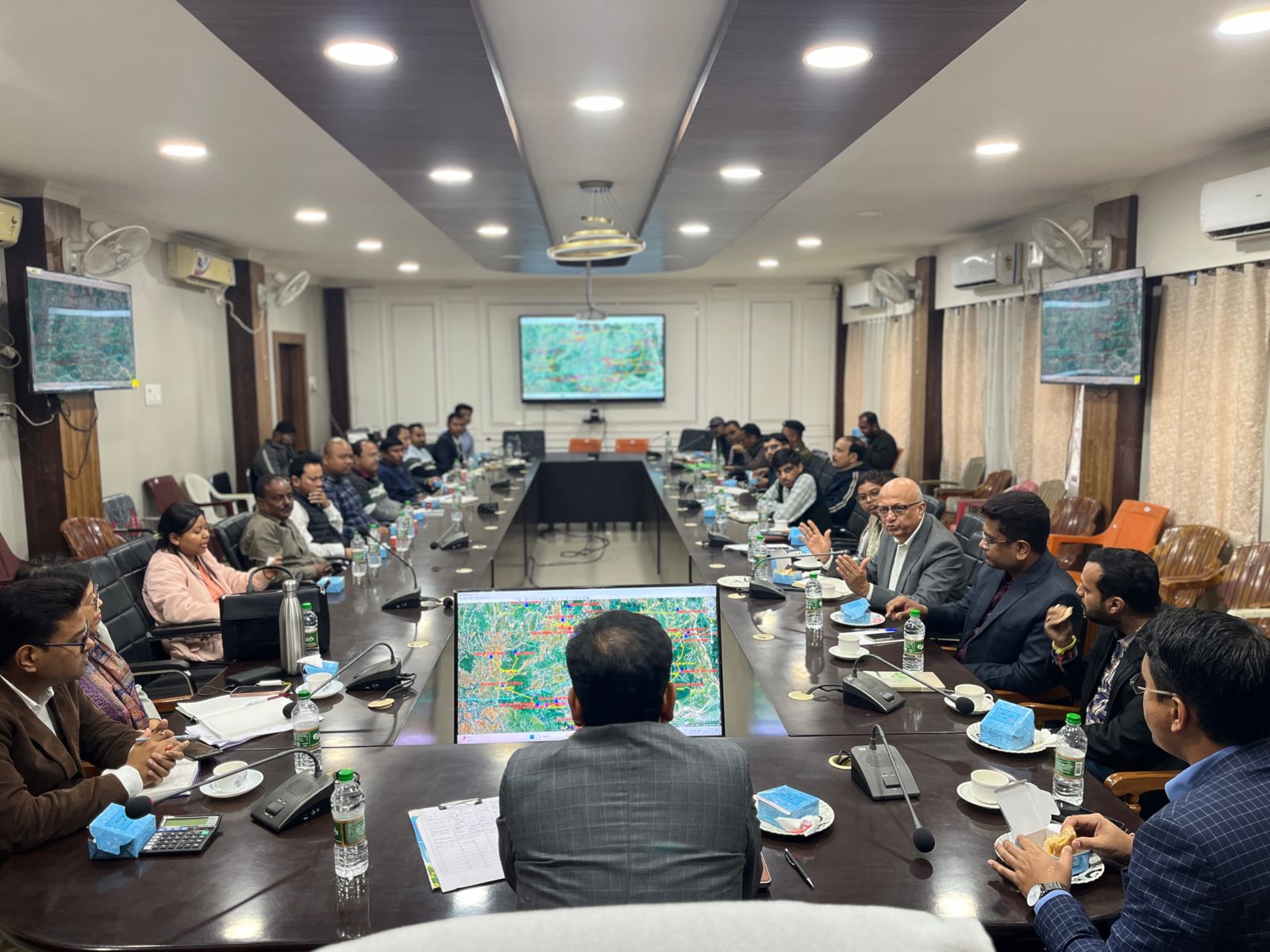 gallery/photo_gallery/Meeting with District Commissioner of Biswanath on 13.02.2025 prior to laying of steel pipe line/124.jpg